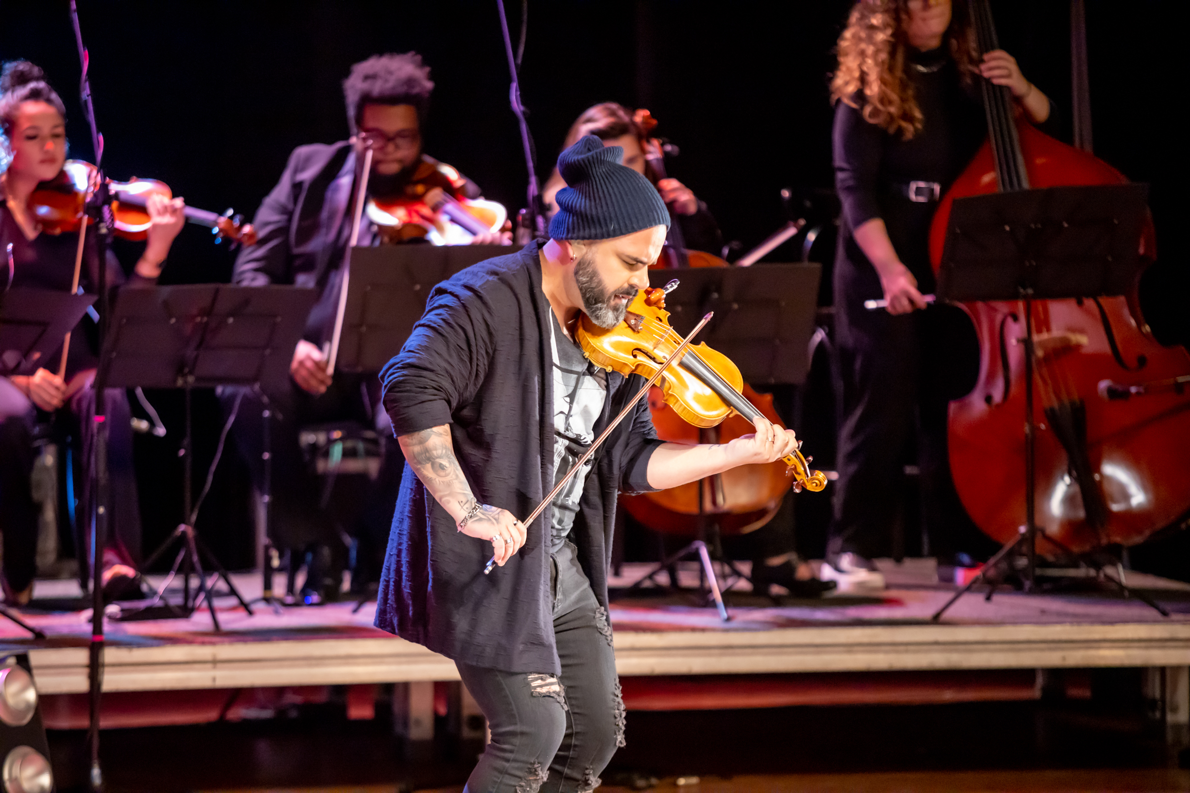 Luciano Reis apresenta show “Rock Concert” nesta sexta-feira no Teatro Túlio Piva