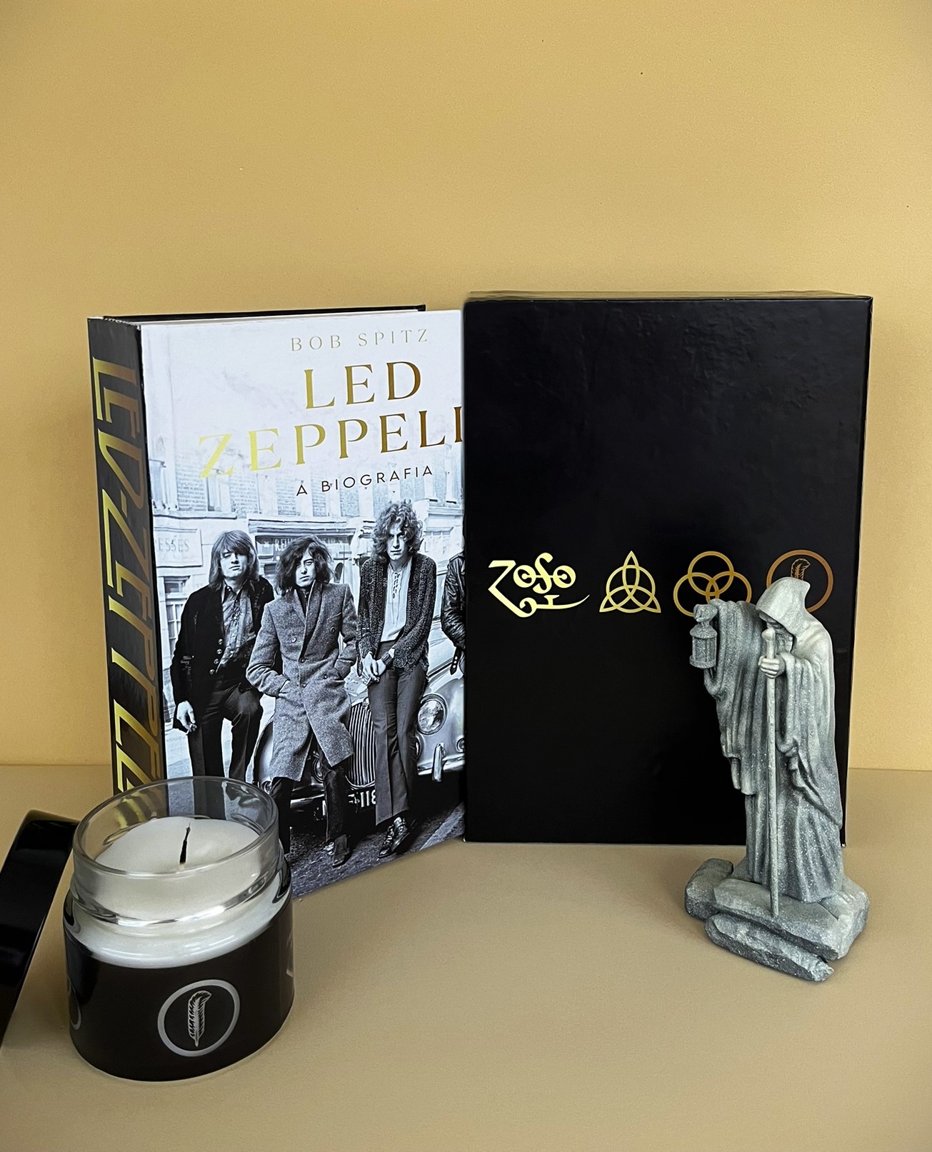 Insanity Records | Biografia inédita sobre o Led Zeppelin chega ao Brasil em edição limitada de colecionador Insanity Records | Biografia inédita sobre o Led Zeppelin chega ao Brasil em edição limitada de colecionador