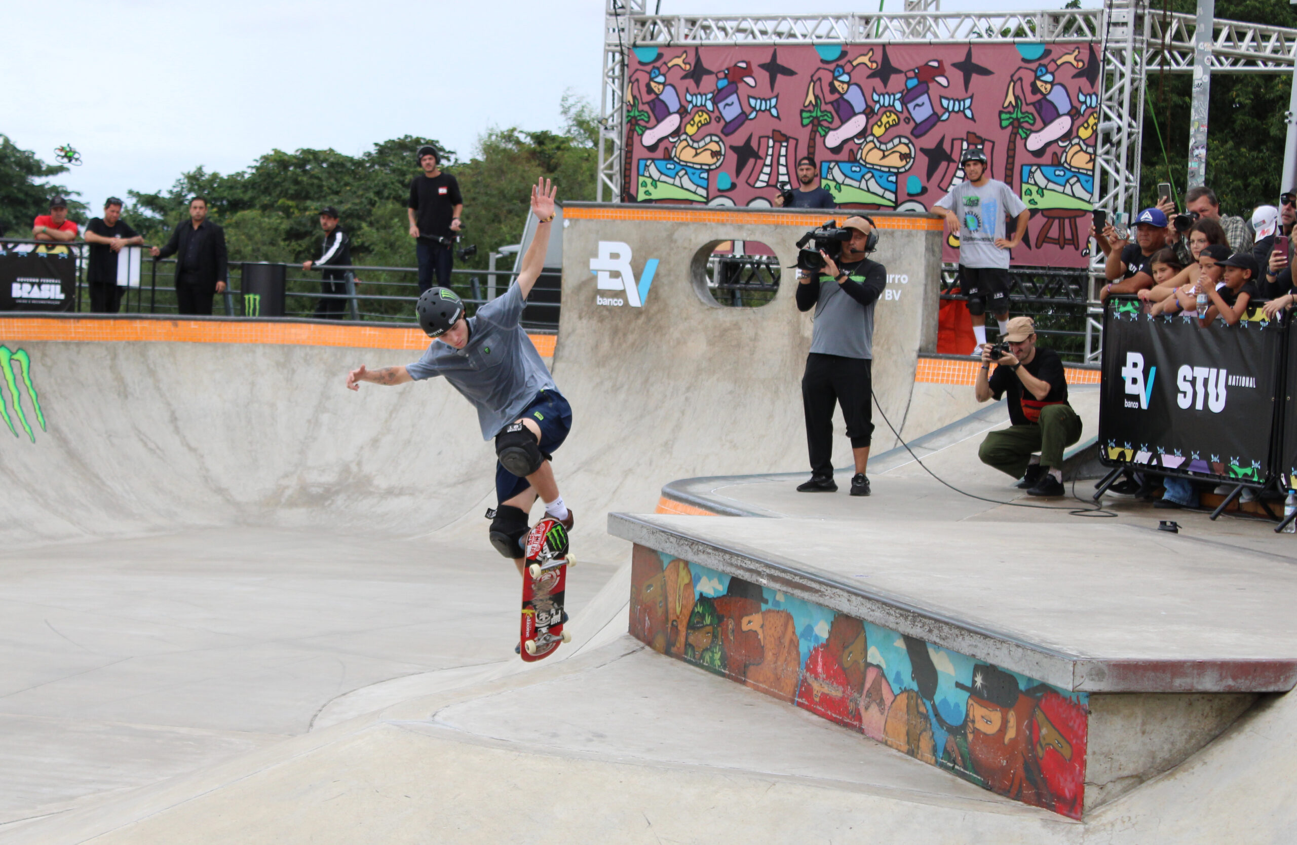 Chuva atrapalha, mas não impede a festa do Skate em Porto Alegre