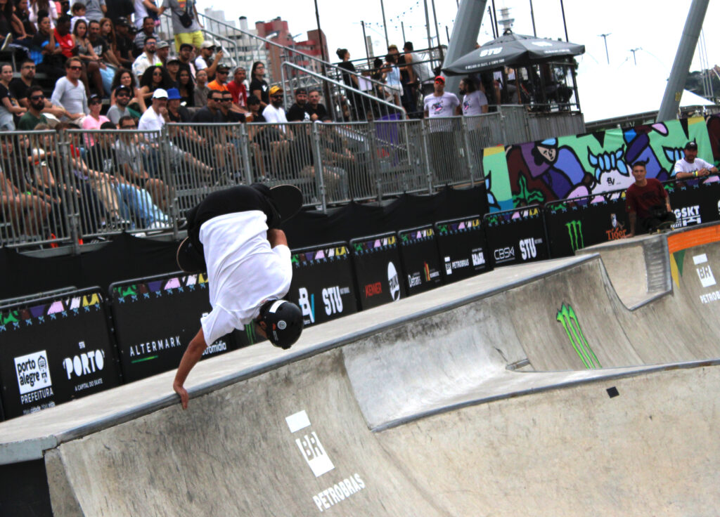Insanity Records | Chuva atrapalha, mas não impede a festa do Skate em Porto Alegre