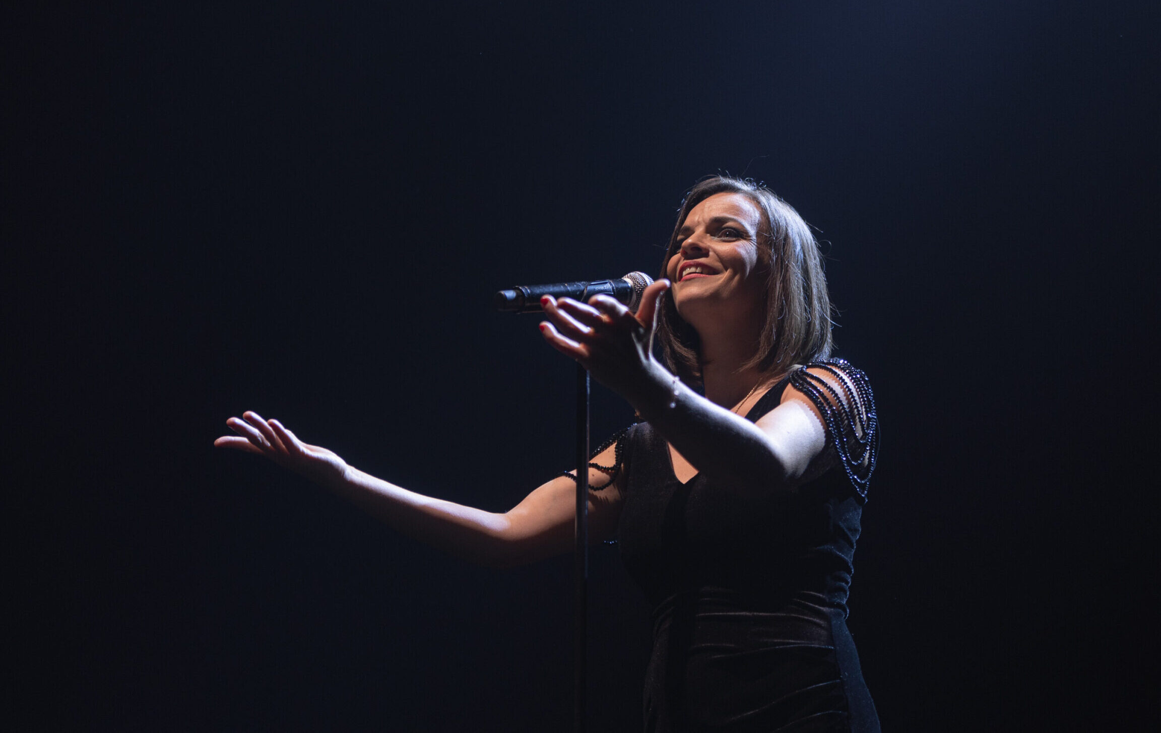 Auditório Araújo Vianna apresenta Piaf por Anne Carrere