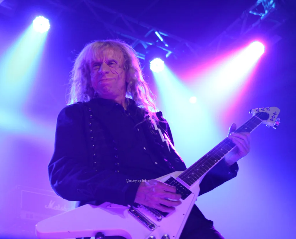 Insanity Records | Saxon demonstra que a velha escola ainda tem muita lenha para queimar