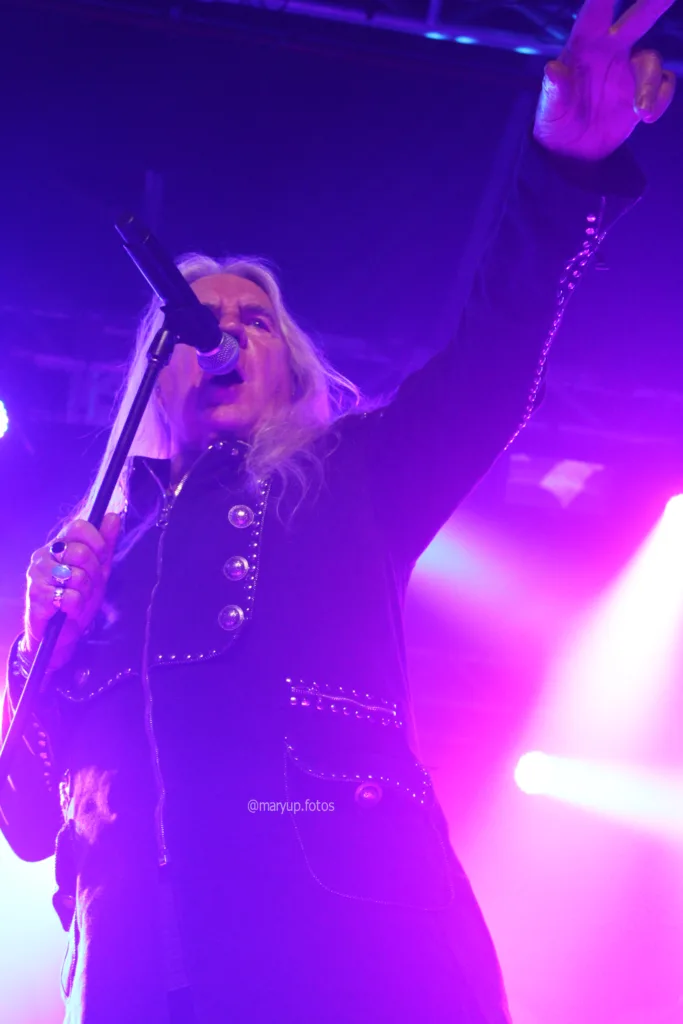 Insanity Records | Saxon demonstra que a velha escola ainda tem muita lenha para queimar
