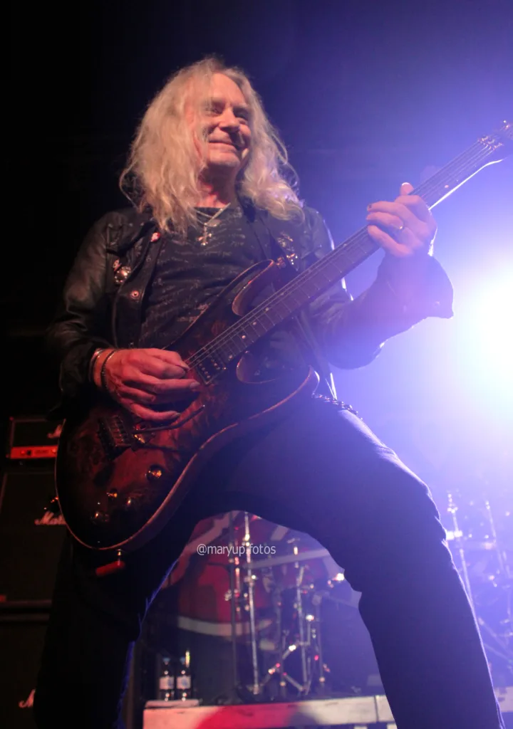 Insanity Records | Saxon demonstra que a velha escola ainda tem muita lenha para queimar
