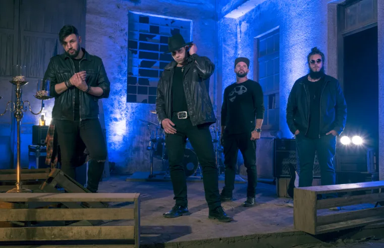 Banda Anjos do Hanngar sobe ao palco do Bar Opinião neste sábado