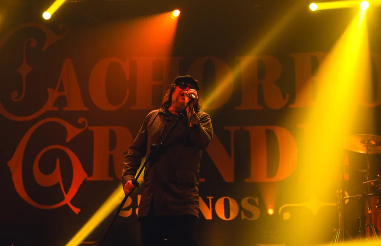 Cachorro Grande comemora 20 anos do álbum Pista Livre em show com participação de ícones do rock gaúcho