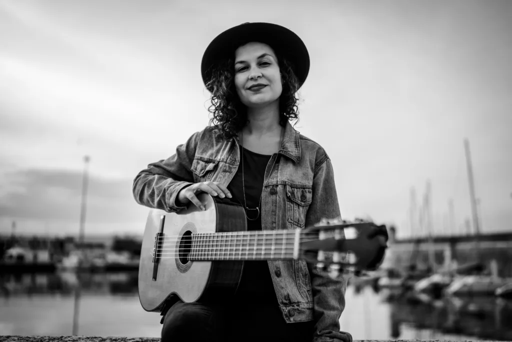 Insanity Records | Amanda Carpenedo apresenta seu álbum de estreia em show no Instituto Ling