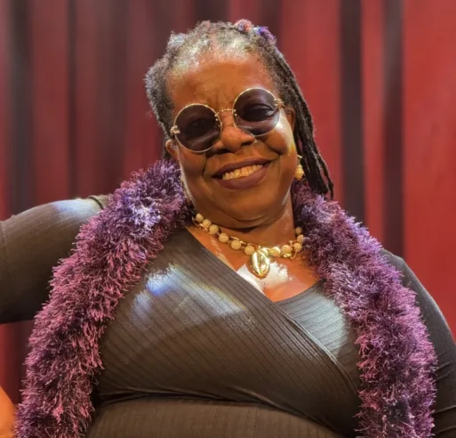 Primeira voz do reggae no RS, Marietti Fialho celebra 35 anos de carreira no Espaço 373