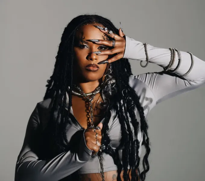 Insanity Records | Opinião apresenta MC Luanna