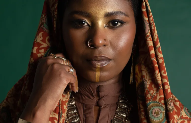 Cantora sul-africana Gabi Motuba faz sua estreia no Brasil com show em Porto Alegre