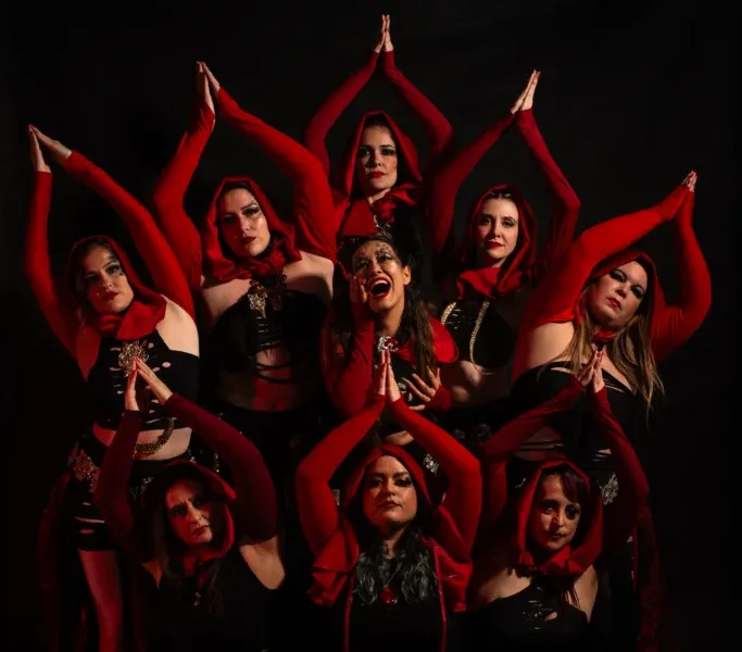 Insanity Records | Cia Tribal Al-málgama estreia espetáculo sobre violências contemporâneas, fake news e a força dos corpos dissidentes