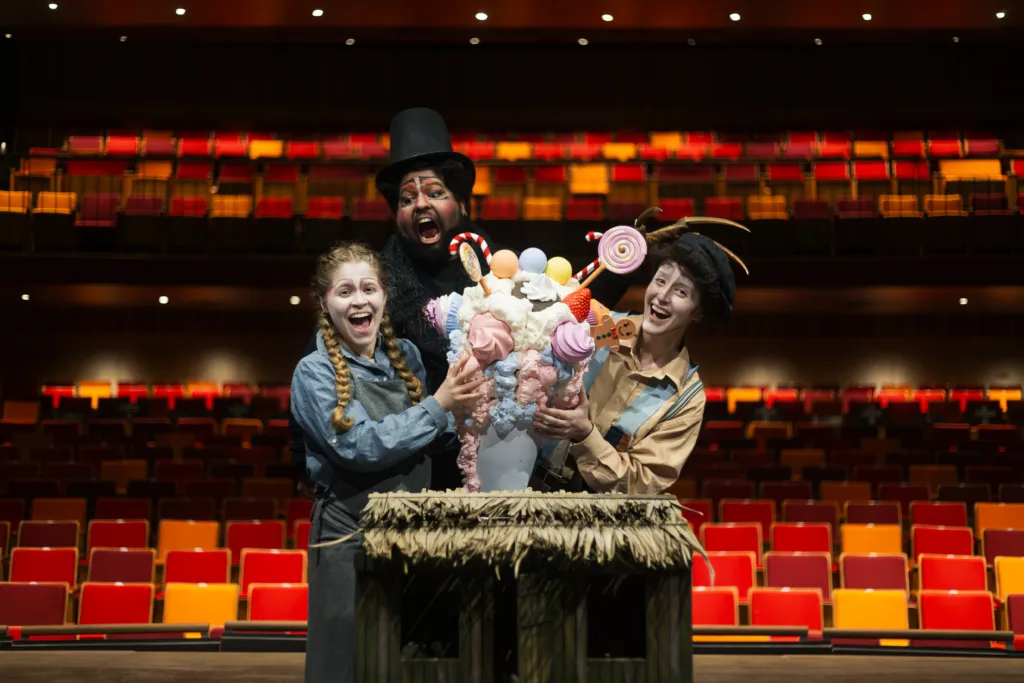 Insanity Records | Nova superprodução da Companhia de Ópera do RS leva ao palco do Teatro Simões Lopes Neto espetáculo baseado no conto dos Irmãos Grimm