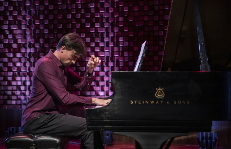 Bruno Hrabovsky apresenta releituras de todos os álbuns de estúdio do Pink Floyd em concerto de piano em Porto Alegre